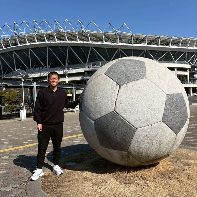 前回のプレゼント企画ストーリー、反応ありがとうございました🙌 僕たちでは思いつかないアイデアばかりで、沢山の気づきをいただきました🔥 近々、プレゼント企画の詳細を発表します!! きっと喜んでいただけるであろう面白い企画になると思うので、フォローしてお待ちいただけると嬉しいです!!